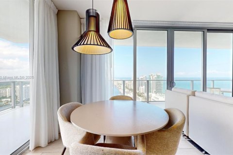 Copropriété à vendre à Hollywood, Floride: 2 chambres, 99.87 m2 № 1939578 - photo 4