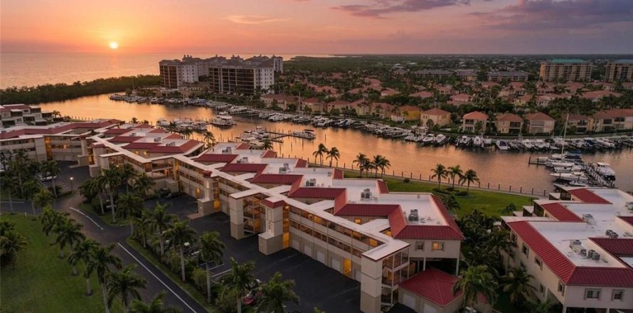 Condo à Punta Gorda, Floride, 3 chambres № 2211583