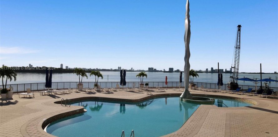 Condo in Miami, Florida, 2 bedrooms № 1462669