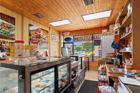 Commercial property in Miami, Florida № 2009765 - photo 27