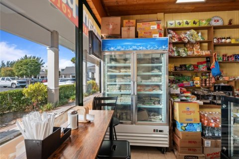 Commercial property in Miami, Florida № 2009765 - photo 18