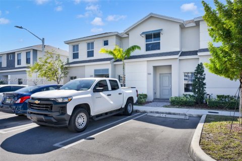 House in Florida City, Florida 3 bedrooms, 127.83 sq.m. № 2020658 - photo 4