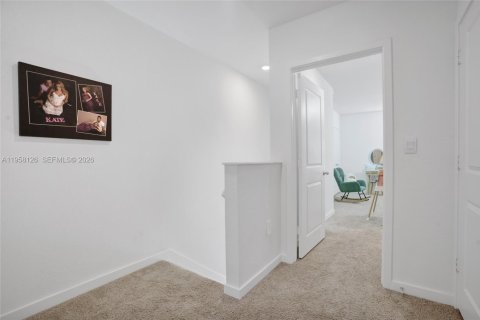 House in Florida City, Florida 3 bedrooms, 127.83 sq.m. № 2020658 - photo 17