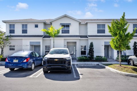 House in Florida City, Florida 3 bedrooms, 127.83 sq.m. № 2020658 - photo 3