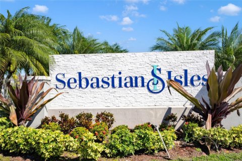 House in Florida City, Florida 3 bedrooms, 127.83 sq.m. № 2020658 - photo 2