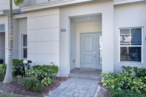 House in Florida City, Florida 3 bedrooms, 127.83 sq.m. № 2020658