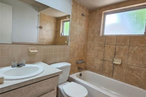Villa ou maison à louer à Holiday, Floride: 2 chambres, 93.27 m2 № 1803725 - photo 8
