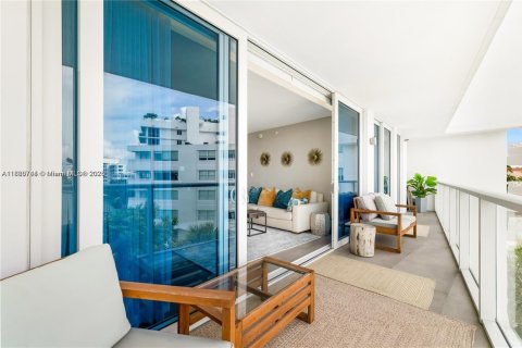 Condo in Bay Harbor Islands, Florida, 2 bedrooms  № 1929976 - photo 6