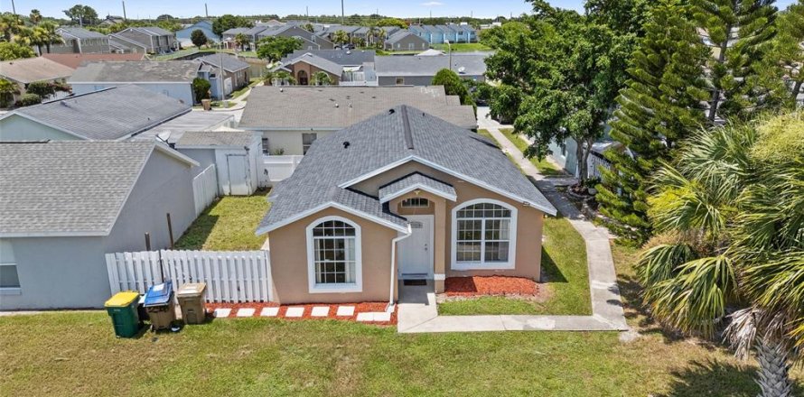 Casa en Kissimmee, Florida 3 dormitorios, 112.41 m2 № 1815537
