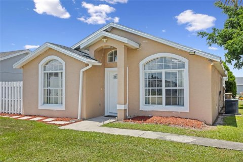 Casa en venta en Kissimmee, Florida, 3 dormitorios, 112.41 m2 № 1815537 - foto 2