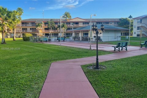 Copropriété à vendre à Hollywood, Floride: 2 chambres, 81.75 m2 № 2046651 - photo 3