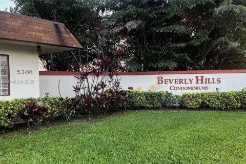 Copropriété à vendre à Hollywood, Floride: 2 chambres, 81.75 m2 № 2046651 - photo 11