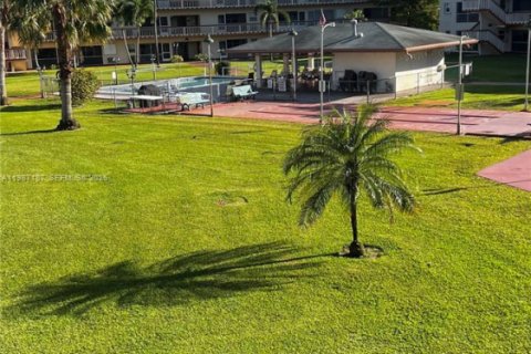 Copropriété à vendre à Hollywood, Floride: 2 chambres, 81.75 m2 № 2046651 - photo 13