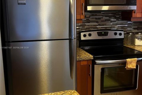 Copropriété à vendre à Hollywood, Floride: 2 chambres, 81.75 m2 № 2046651 - photo 6