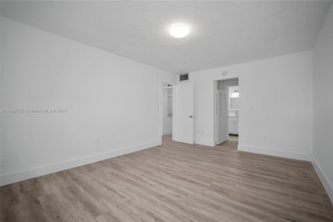Condominio en alquiler en Aventura, Florida, 1 dormitorio, 78.97 m2 № 1952047 - foto 14