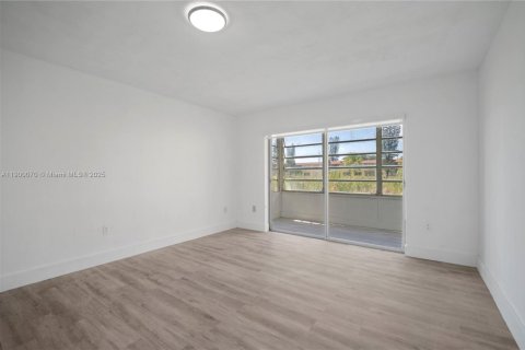 Condominio en alquiler en Aventura, Florida, 1 dormitorio, 78.97 m2 № 1952047 - foto 10