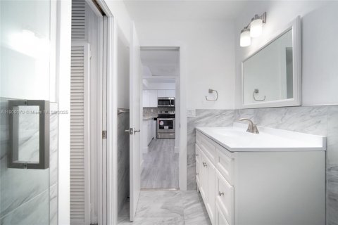 Condominio en alquiler en Aventura, Florida, 1 dormitorio, 78.97 m2 № 1952047 - foto 8
