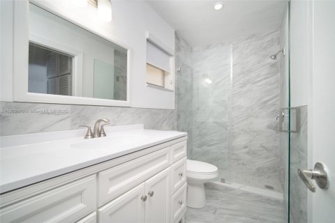 Condominio en alquiler en Aventura, Florida, 1 dormitorio, 78.97 m2 № 1952047 - foto 7