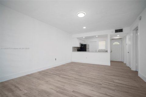 Condominio en alquiler en Aventura, Florida, 1 dormitorio, 78.97 m2 № 1952047 - foto 6