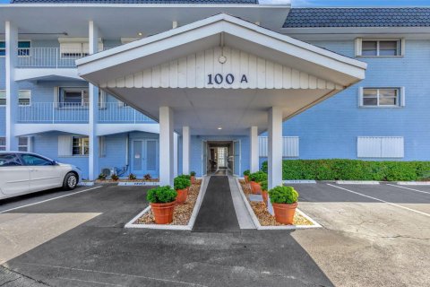 Condo in North Palm Beach, Florida, 2 bedrooms  № 2179110
