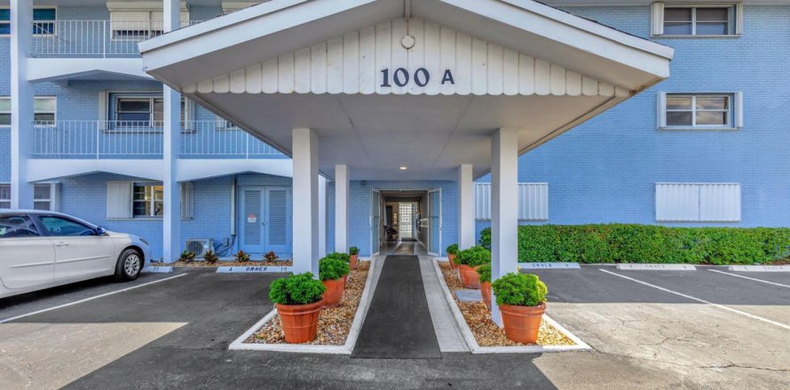 Condo in North Palm Beach, Florida, 2 bedrooms  № 2179110