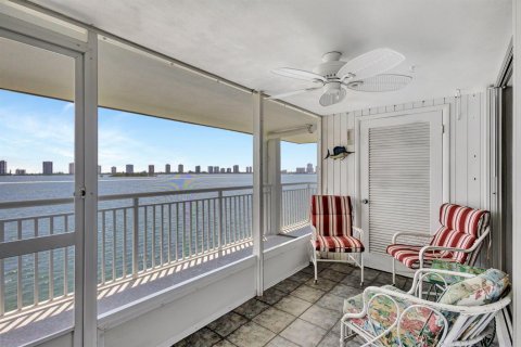 Condo in North Palm Beach, Florida, 2 bedrooms  № 2179110 - photo 8