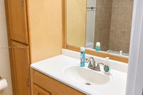 Touwnhouse à louer à Coral Springs, Floride: 2 chambres, 113.15 m2 № 2246093 - photo 15