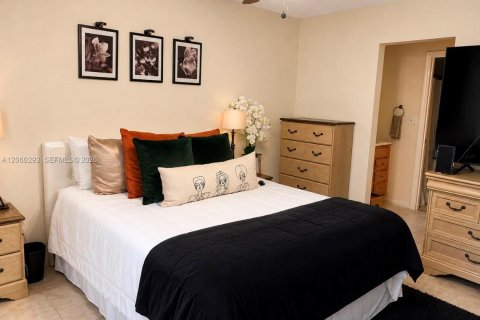 Touwnhouse à louer à Coral Springs, Floride: 2 chambres, 113.15 m2 № 2246093 - photo 13