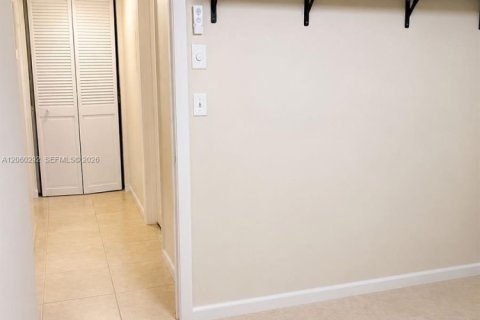 Touwnhouse à louer à Coral Springs, Floride: 2 chambres, 113.15 m2 № 2246093 - photo 11