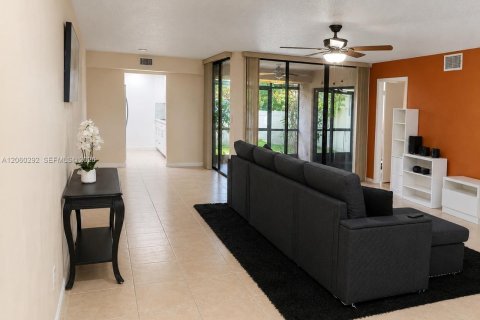 Touwnhouse à louer à Coral Springs, Floride: 2 chambres, 113.15 m2 № 2246093 - photo 6