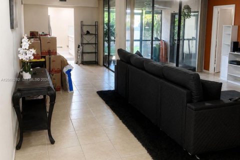 Touwnhouse à louer à Coral Springs, Floride: 2 chambres, 113.15 m2 № 2246093 - photo 7