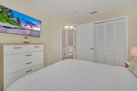 Villa ou maison à vendre à Kissimmee, Floride: 4 chambres, 196.3 m2 № 2035273 - photo 27