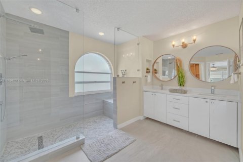 Villa ou maison à vendre à Kissimmee, Floride: 4 chambres, 196.3 m2 № 2035273 - photo 24