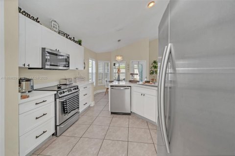 Villa ou maison à vendre à Kissimmee, Floride: 4 chambres, 196.3 m2 № 2035273 - photo 15