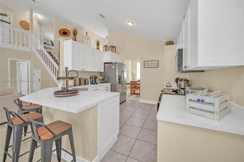 Villa ou maison à vendre à Kissimmee, Floride: 4 chambres, 196.3 m2 № 2035273 - photo 13