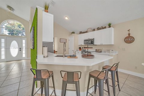 Villa ou maison à vendre à Kissimmee, Floride: 4 chambres, 196.3 m2 № 2035273 - photo 12