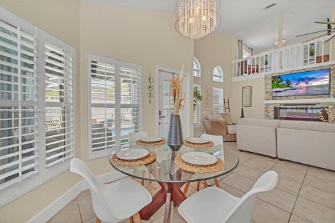 Villa ou maison à vendre à Kissimmee, Floride: 4 chambres, 196.3 m2 № 2035273 - photo 17