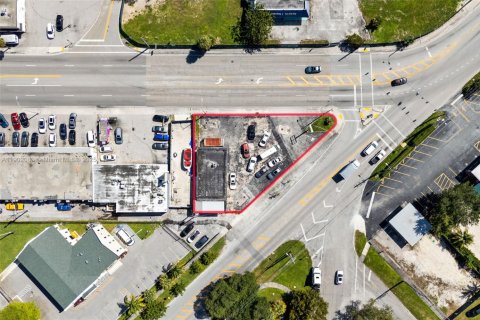 Commercial property in Miami, Florida № 1953721 - photo 15