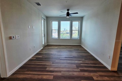 Apartamento en alquiler en Tampa, Florida, 2 dormitorios, 102.01 m2 № 1835323 - foto 3