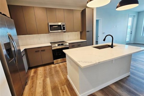 Apartamento en alquiler en Tampa, Florida, 2 dormitorios, 102.01 m2 № 1835323 - foto 2