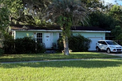 Commercial property in DeLand, Florida 10 bedrooms, 92.81 sq.m. № 2400328