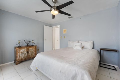 House in Orlando, Florida 3 bedrooms, 151.15 sq.m. № 1803492 - photo 14