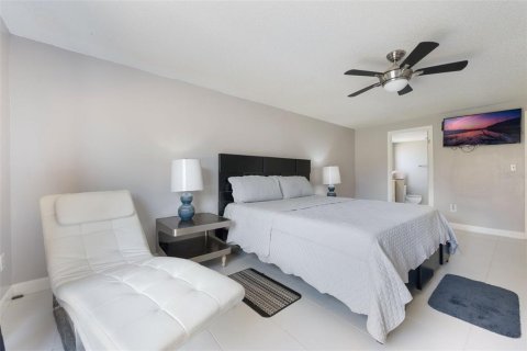 House in Orlando, Florida 3 bedrooms, 151.15 sq.m. № 1803492 - photo 10