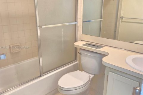 Снять в аренду кондоминиум в Хайалиа, Флорида 2 спальни, 80.82м2, № 1945360 - фото 6