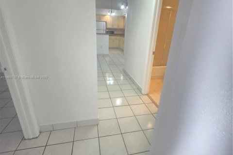 Снять в аренду кондоминиум в Хайалиа, Флорида 2 спальни, 80.82м2, № 1945360 - фото 10