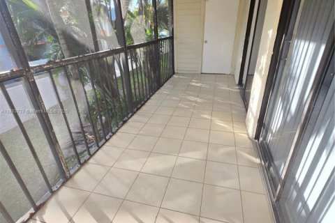 Снять в аренду кондоминиум в Хайалиа, Флорида 2 спальни, 80.82м2, № 1945360 - фото 12