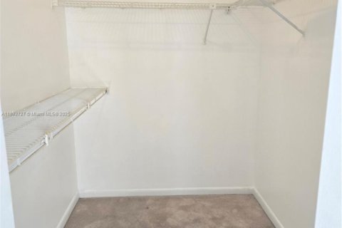 Снять в аренду кондоминиум в Хайалиа, Флорида 2 спальни, 80.82м2, № 1945360 - фото 7