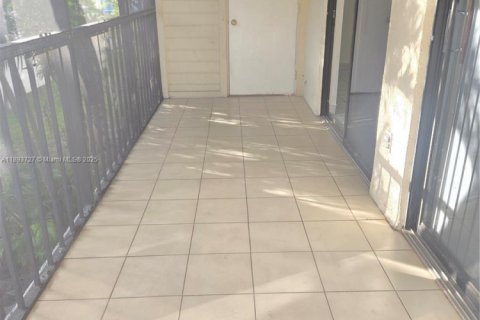 Снять в аренду кондоминиум в Хайалиа, Флорида 2 спальни, 80.82м2, № 1945360 - фото 13