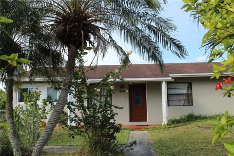 Villa ou maison à vendre à Florida City, Floride: 4 chambres, 140.65 m2 № 1825601 - photo 6