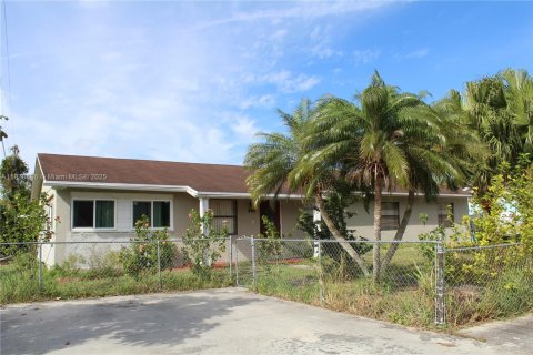 Villa ou maison à vendre à Florida City, Floride: 4 chambres, 140.65 m2 № 1825601 - photo 3